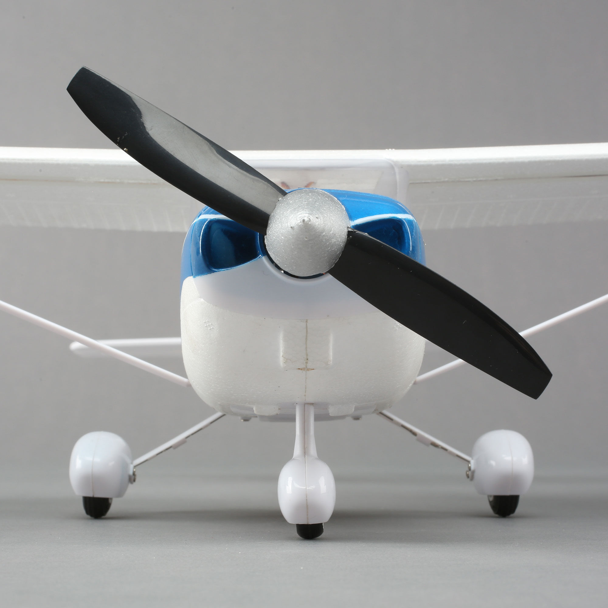 E-flite UMX Cessna 182 BNF Basic with AS3X, 635mm | Horizon Hobby