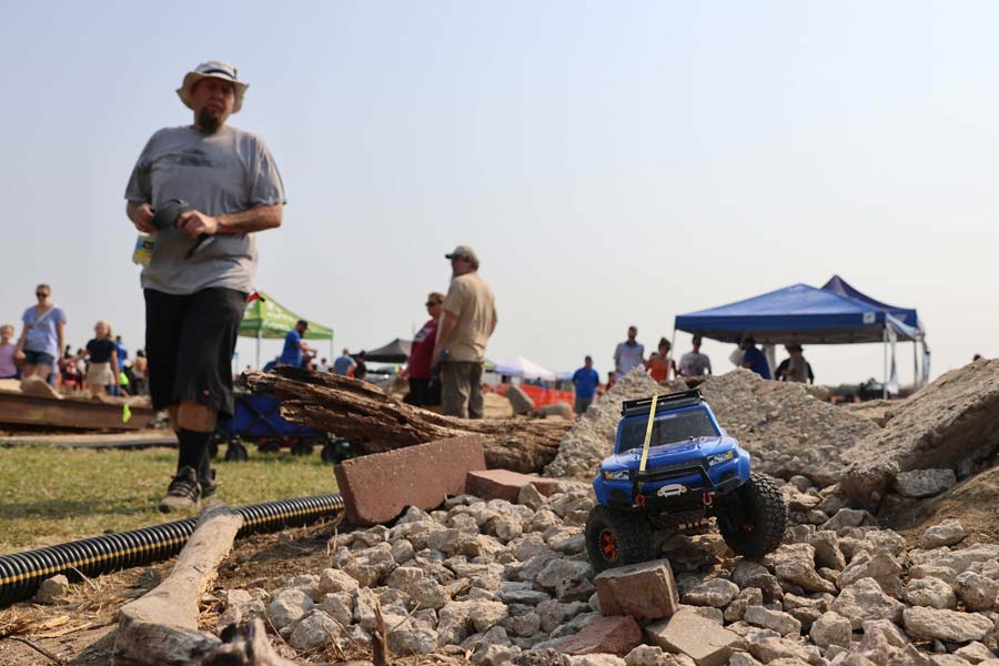 RC Cars on Crawler Course